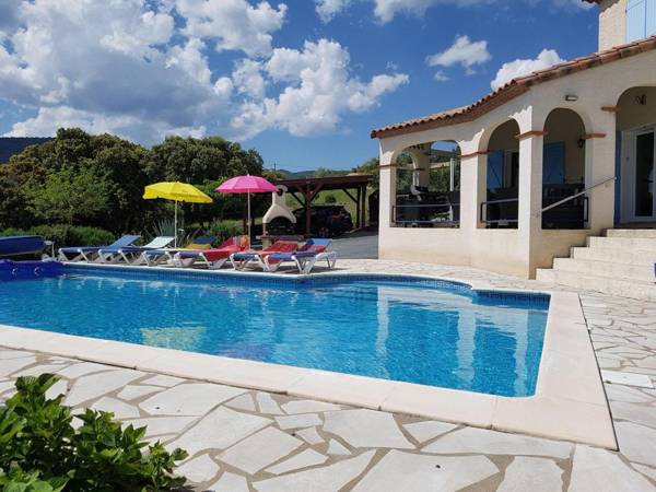 Air-conditioned villa with heated pool guesthouse and stunning views