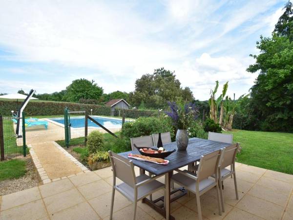 Modern holiday home in Besse Dordogne with private pool