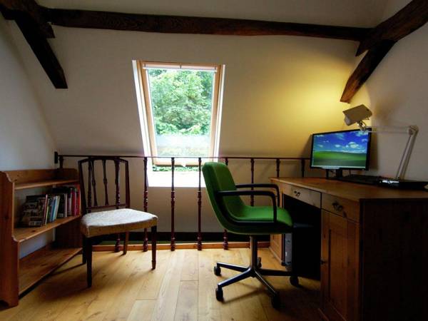 Workspace - Quaint Cottage in Juillac with Private Garden