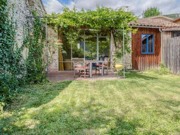 Cozy Holiday Home in Marignac-en-Diois with Garden