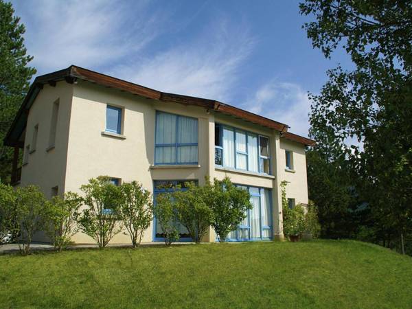 Lovely Holiday Home in Marignac-en-Diois with Swimming Pool