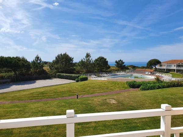 Appartement vue mer en résidence (piscines)