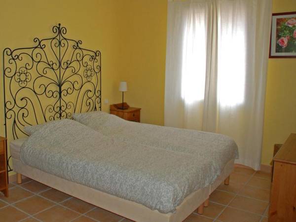 Comfortable Villa with bubble bath in Montburn des Corbieres