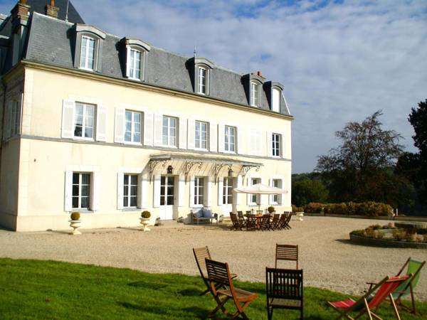 Modish Castle in Asnieres with Terrace