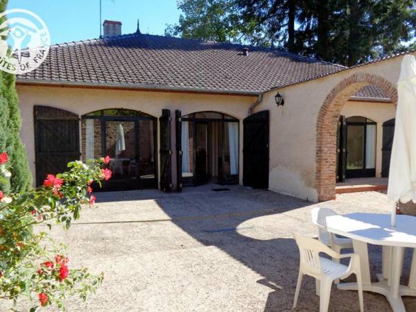 Gîte Saint-Haon-le-Vieux 4 pièces 5 personnes - FR-1-496-31