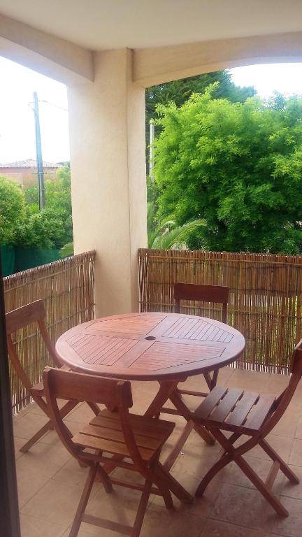 Appartement de 2 chambres a Saint Cyr sur Mer a 200 m de la plage avec terrasse et wifi