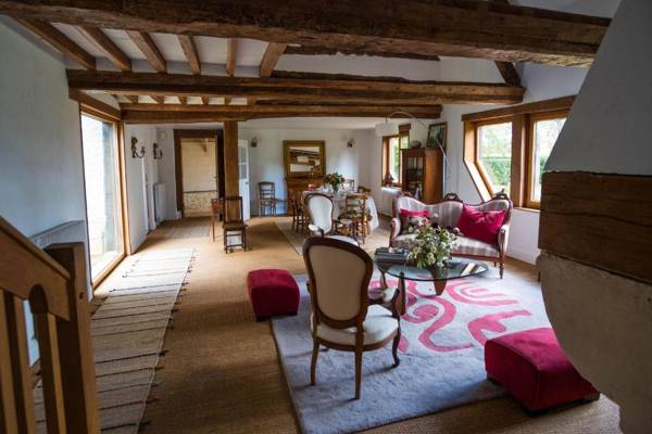 Maison "Le Pressoir" avec grand jardin et piscine chauffée