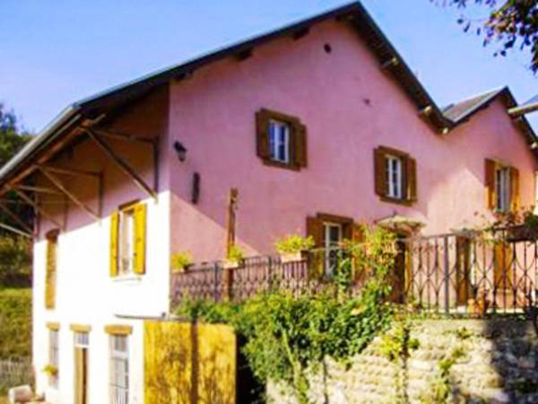 Maison de 2 chambres avec jardin clos et wifi a Chirens