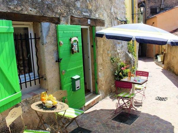 Sun-kissed house in Fayence with Terrace and amazing view