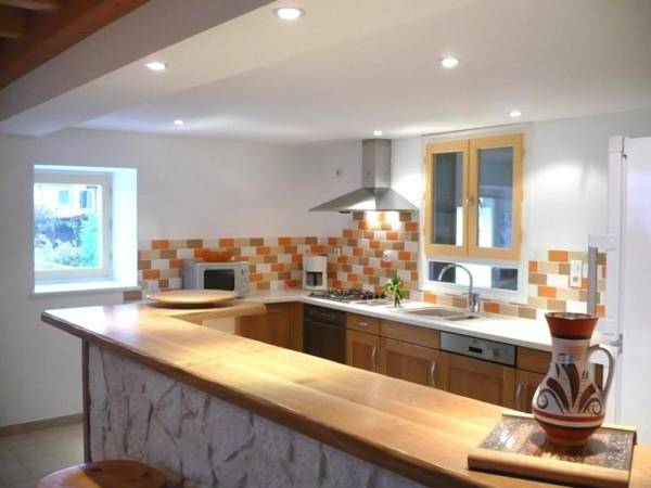 Gîte Chirassimont 7 pièces 14 personnes - FR-1-496-65