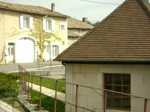 Gîte Méligny-le-Grand 4 pièces 6 personnes - FR-1-585-29