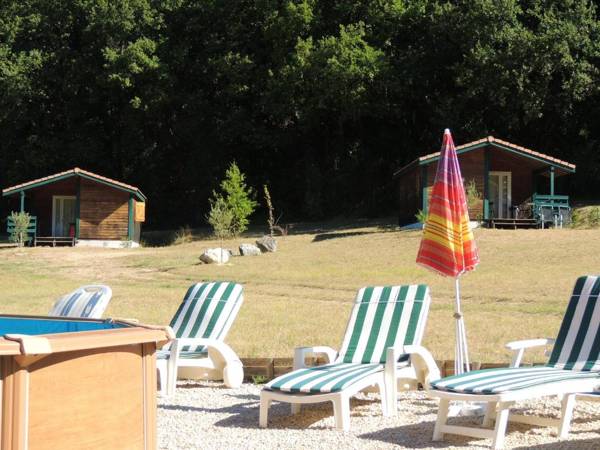 Chalet de 2 chambres avec piscine partagee et jardin amenage a Les Tourettes
