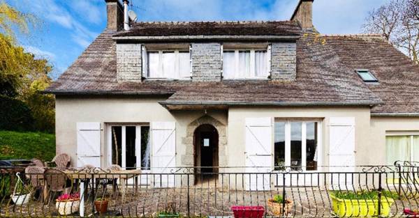 Studio avec jardin clos et wifi a Plouedern