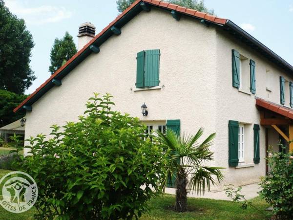 Gîte Renaison 4 pièces 6 personnes - FR-1-496-110