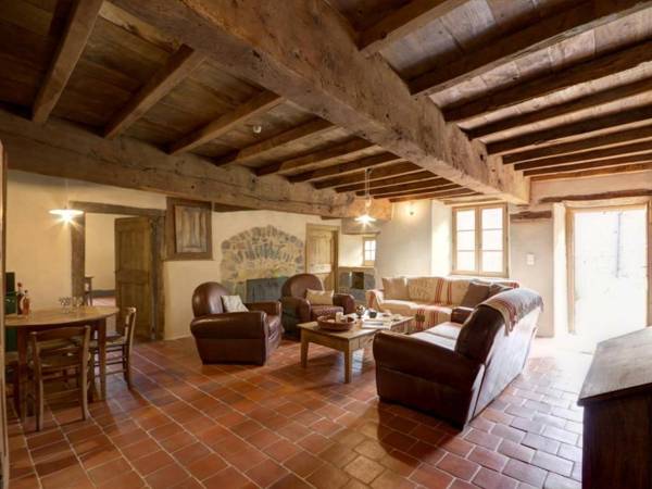 Gîte Saint-Just-la-Pendue 7 pièces 12 personnes - FR-1-496-54