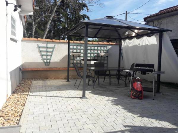 Appartement Vendat 1 pièce 2 personnes - FR-1-489-230