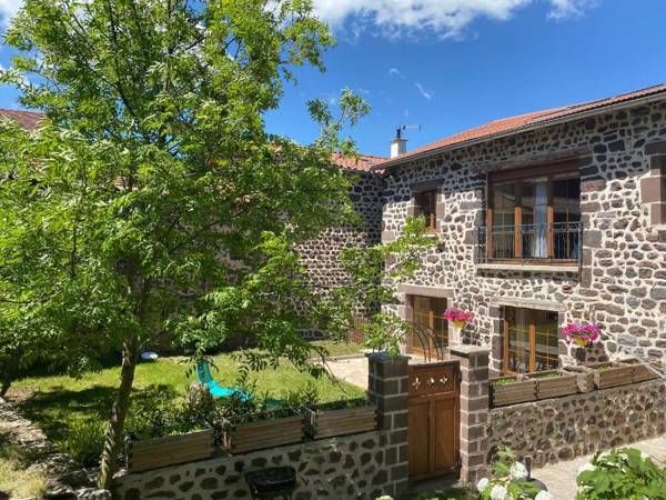 Gîte Saint-Christophe-sur-Dolaison 4 pièces 8 personnes - FR-1-582-284