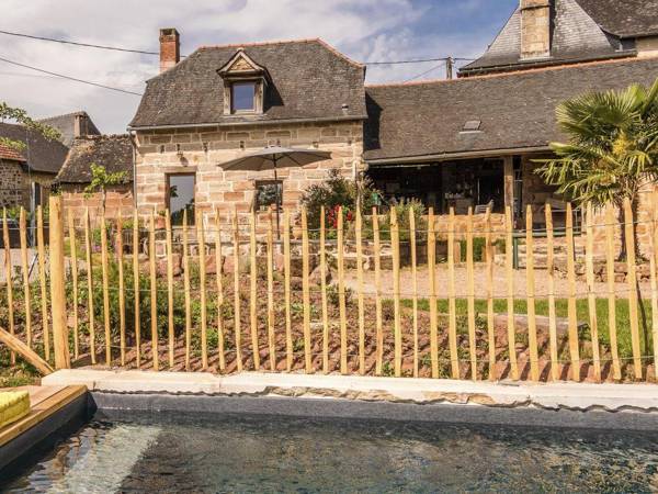 Comfortable house with use of the swimming pool in the rolling French countryside.