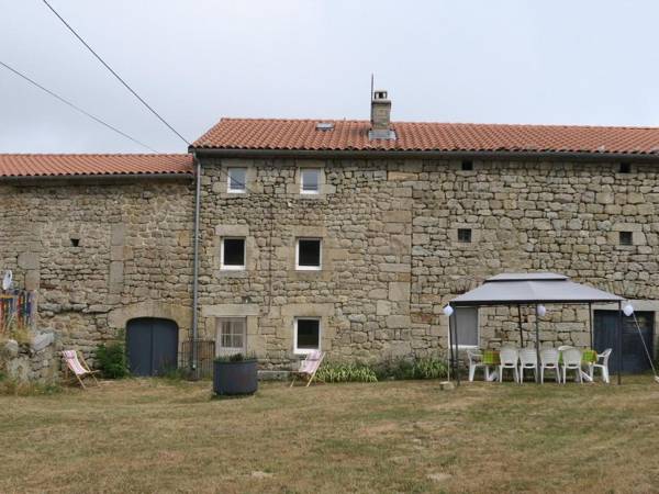 Gîte La Besseyre-Saint-Mary 5 pièces 10 personnes - FR-1-582-94