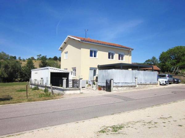 Maison de 3 chambres avec terrasse amenagee et wifi a They Sous Montfort a 5 km de la plage