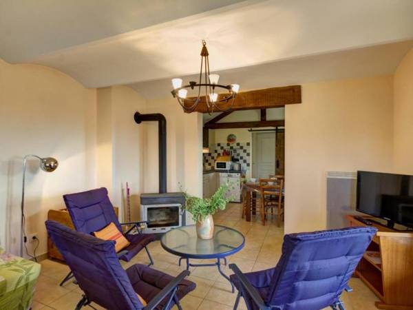 Gîte Saint-Forgeux-Lespinasse 3 pièces 4 personnes - FR-1-496-37