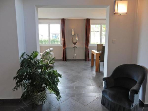 Huge Holiday Home in Lotharingen with Private Swimming Pool