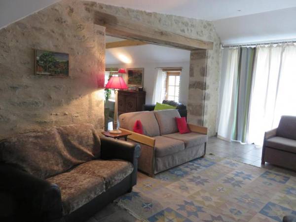 Gîte Louroux-de-Bouble 4 pièces 6 personnes - FR-1-489-5