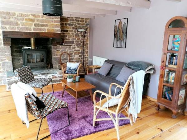 Maison de 2 chambres avec jardin clos et wifi a Gavray