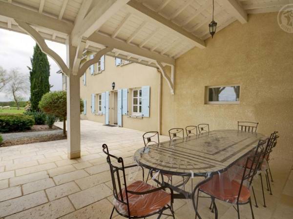 Gîte Chalain-le-Comtal 5 pièces 10 personnes - FR-1-496-48