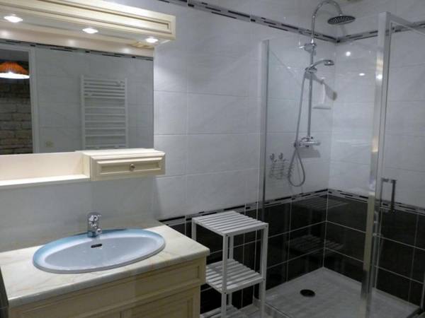 Gîte Pont-la-Ville 4 pièces 6 personnes - FR-1-611-35