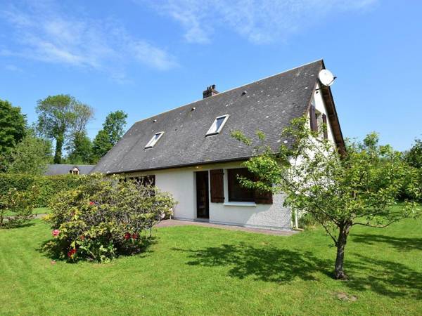 Detached holiday. Quietly situated on the River Dun