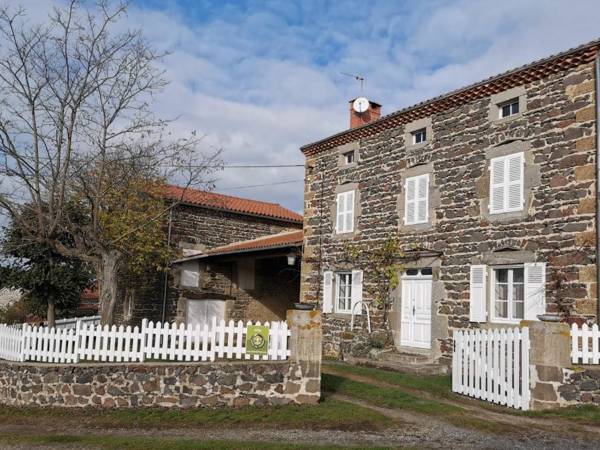 Gîte Mazeyrat-d'Allier 4 pièces 5 personnes - FR-1-582-200