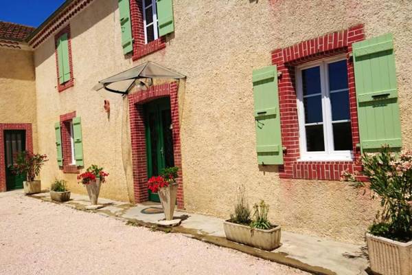 Maison de 4 chambres avec jacuzzi jardin clos et wifi a Bars