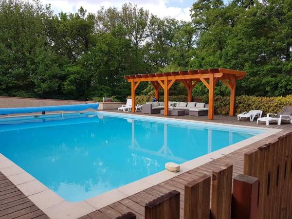Appartement de 3 chambres avec piscine partagee jardin clos et wifi a Maurens