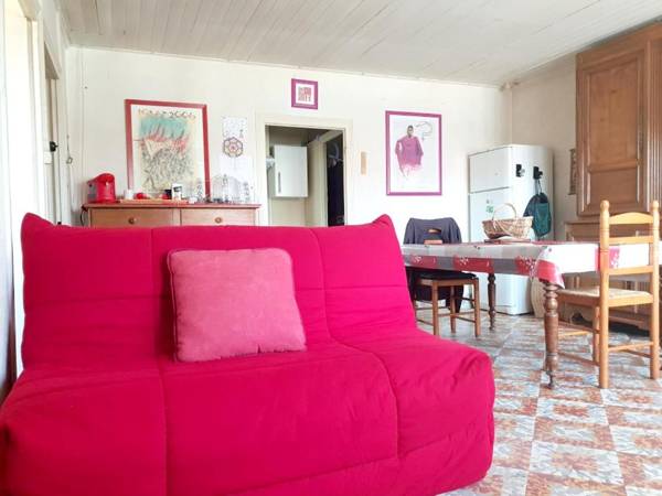 Maison de 2 chambres avec piscine partagee jardin amenage et wifi a Charmes