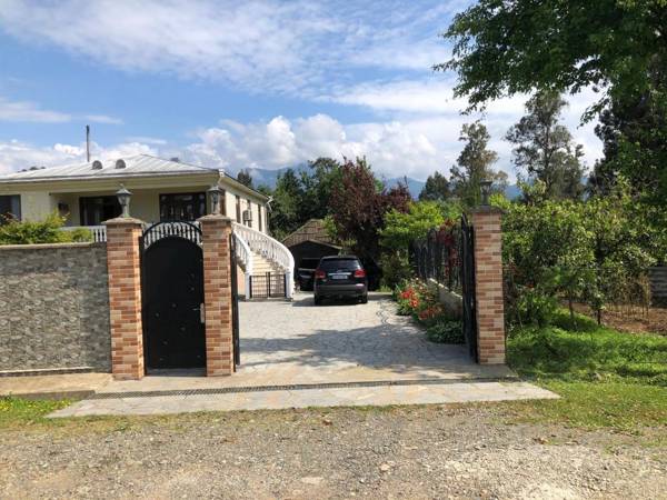 Guest House Guram