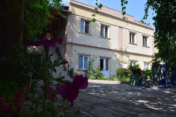 Crossway Tbilisi Hotel