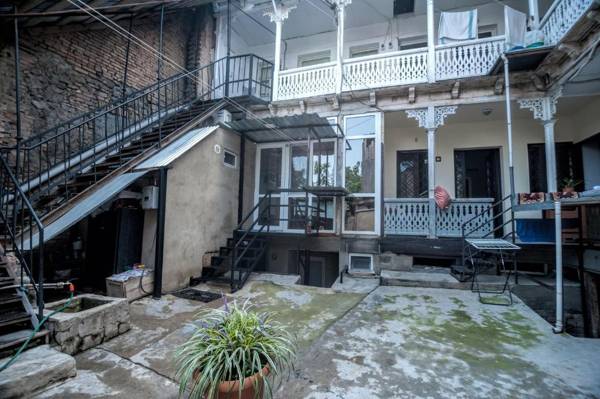 White Apartment Old Tbilisi