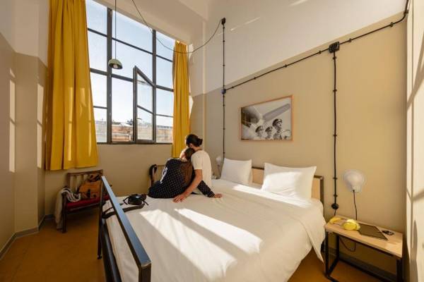 Fabrika Hostel & Suites