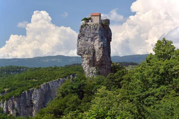 Freedom Square Apartment