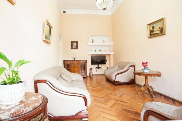 Apartment in Purtseladze Street