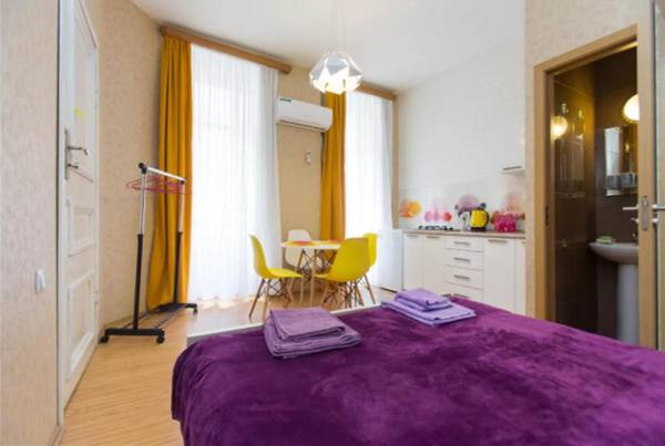 Pop Art Studio Apartment