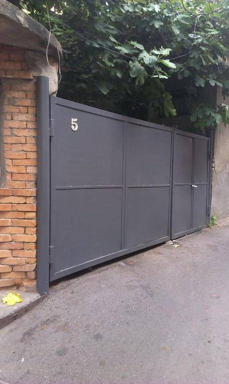 White Tiger in Center of Tbilisi