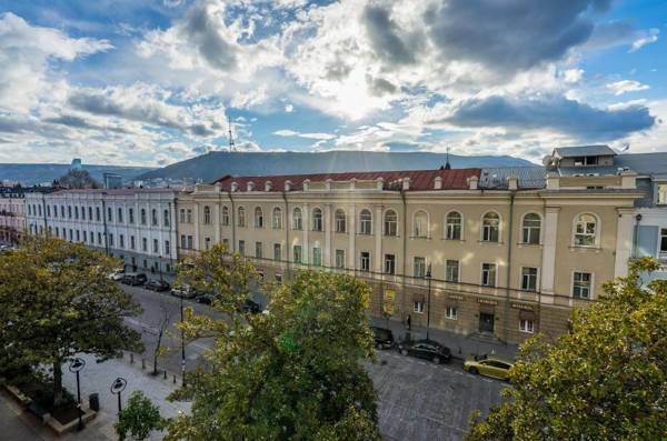 Luxury Apartments on Central Avenue