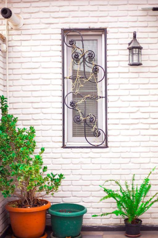 Firuzi Apartment TBS