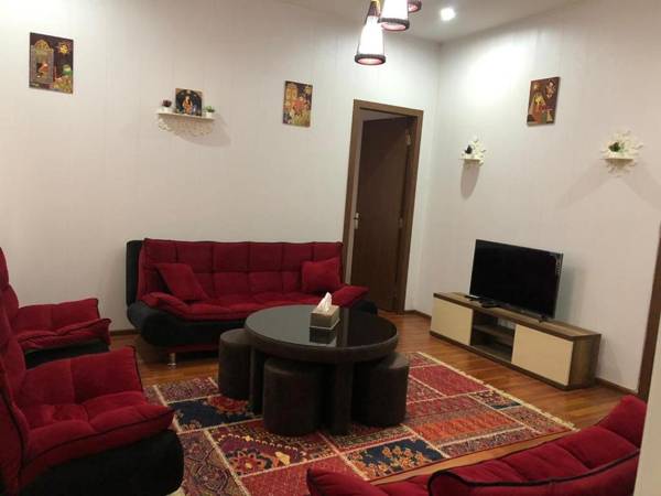 Mahan near fabrika hostel