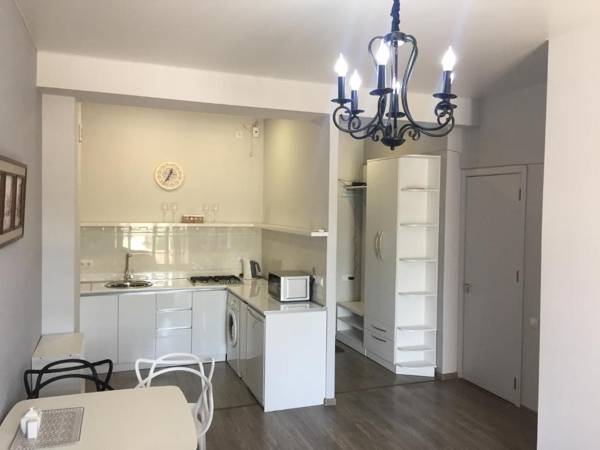 Sunny Apartment Ortachala