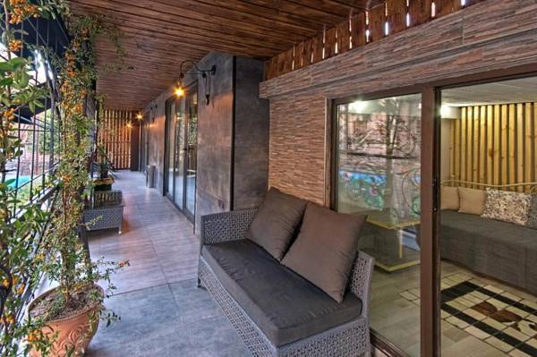 Sakhli at Chavchavadze ave 15