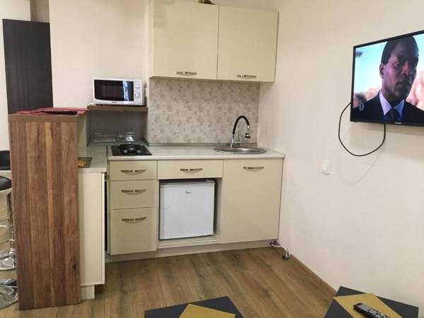 Lech Kachinski Apartment 1