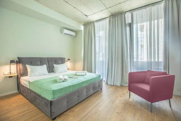 2BR luxury apartment with 2 Balconies in historic Tbilisi